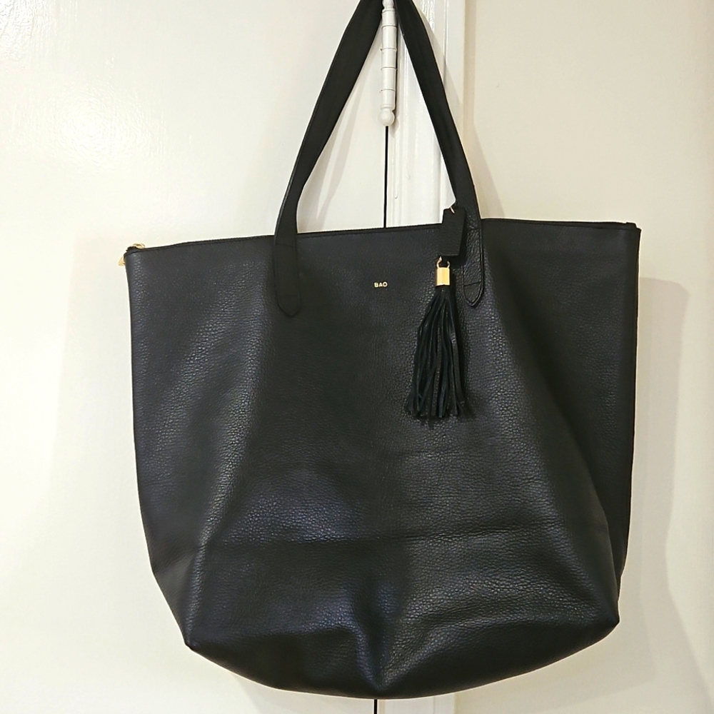 Cuyana tote + leather tassle